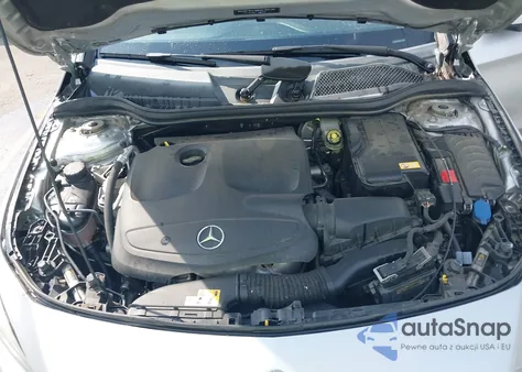 2015 Mercedes-Benz Cla 250 z USA, uszkodzony, nr VIN WDDSJ4EB0FN215208